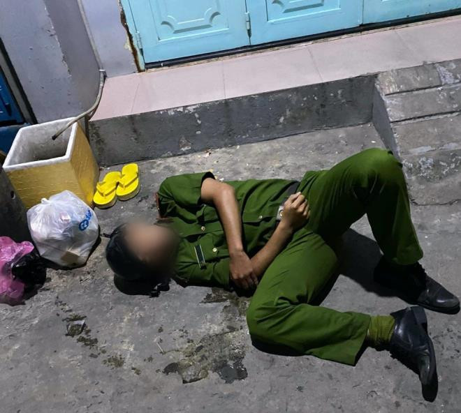 Bắt thanh niên ngáo đá tấn công trung úy cảnh sát ở TP Hồ Chí Minh